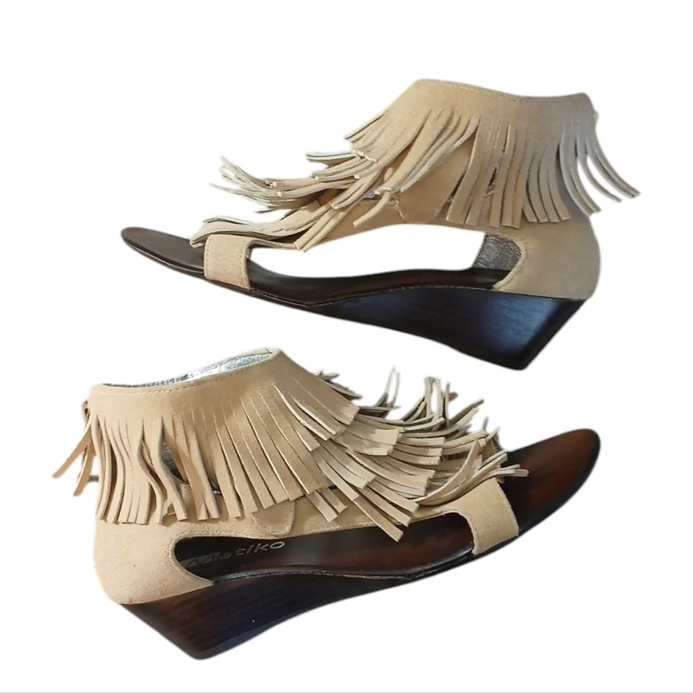 Matiko Tan Fringed Wedge Sandals Suede Open Toe Women's Sandals size 7.5